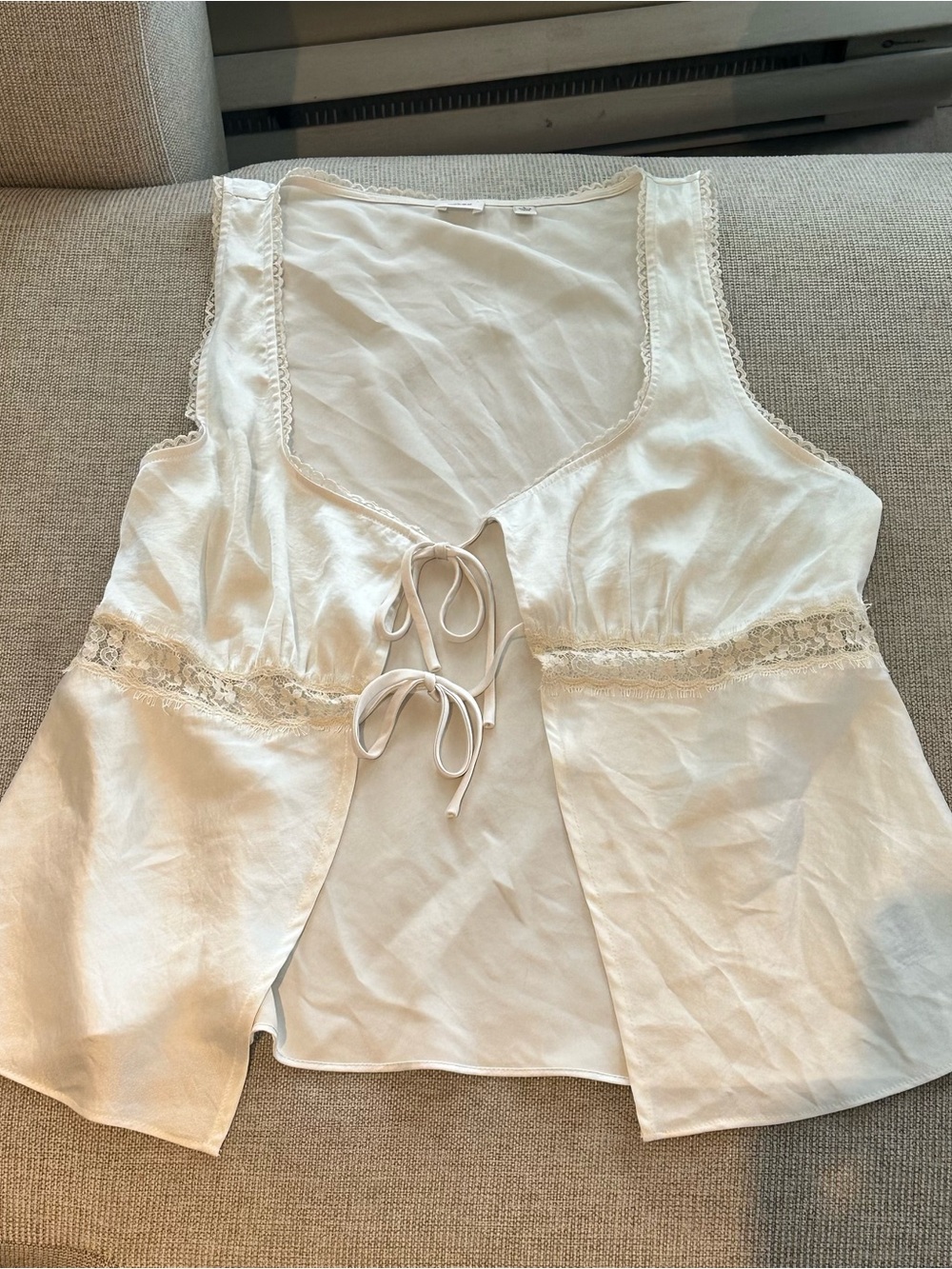 Aritzia Wilfred Picnic Satin Camisole